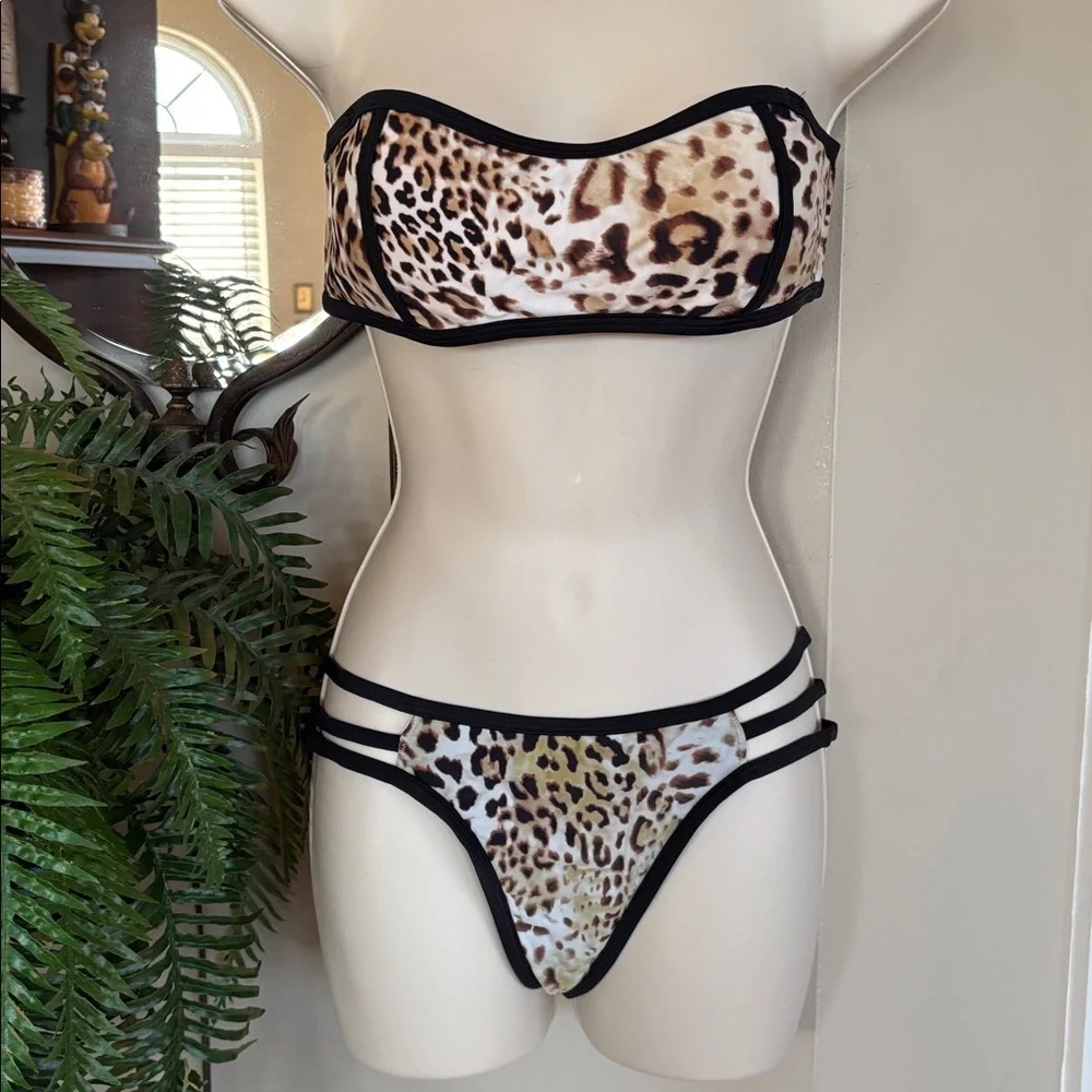 Kendall & Kylie 2-Piece Bandeau Bikini Strapless Cagey Animal Print Leopard